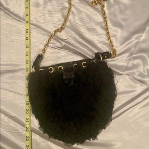 Juicy cross-body